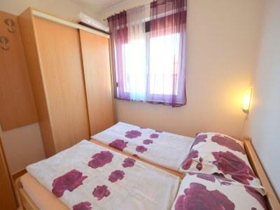 Apartment One bedroom apartment with balcony and sea view Malinska, Krk A-19370-a - Outdoor photo 9