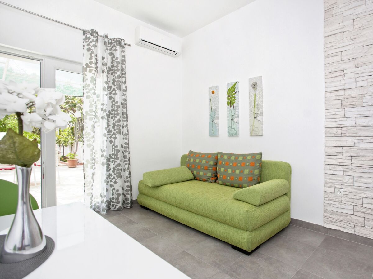 Apartment One bedroom apartment near beach Duće, Omiš A-10304-c