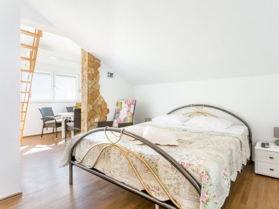 Apartment Three bedroom apartment with terrace and sea view Kaštel Kambelovac, Kaštela A-21027-a in Kaštel Kambelovac - Apartment