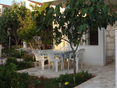 Apartment Apartments by the sea Vinišće, Trogir - 11003 in Vinišće - Apartment