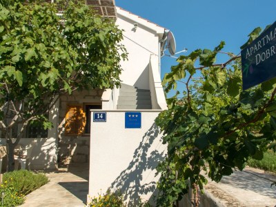 Apartment Apartments by the sea Vinišće, Trogir - 11003 - Outdoor photo 5
