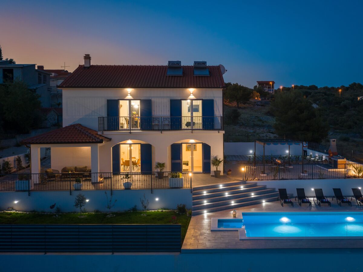 Holiday house Comfortable and spacious house with terrace and sea view Zečevo Rtić, Rogoznica K-21157