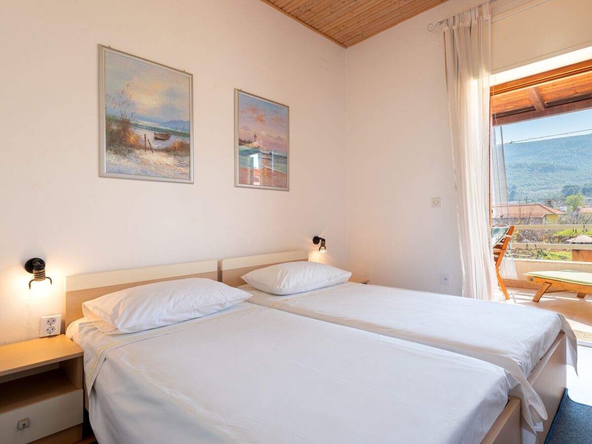 Apartment Two bedroom apartment with terrace Jelsa, Hvar A-11319-a