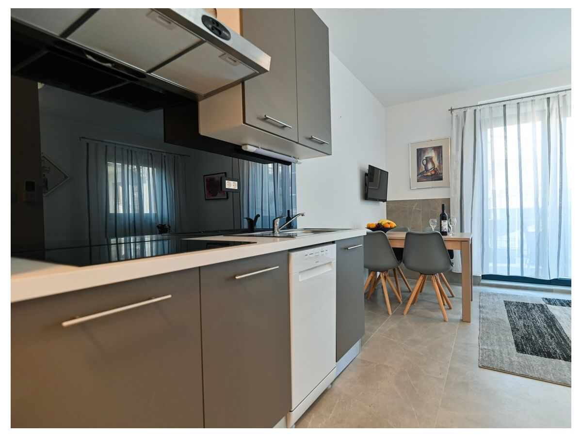 Apartment One bedroom apartment with terrace Trogir A-21215-a