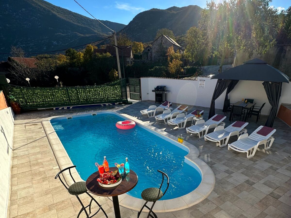 Holiday house Three bedroom house with terrace Mijaca, Zagora K-21267