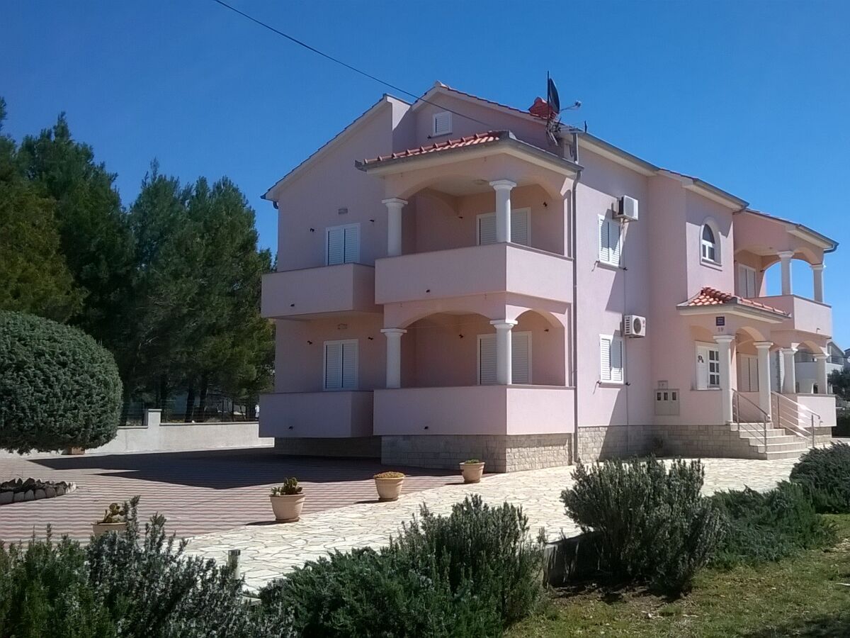 Apartment Two bedroom apartment with terrace Vrsi - Mulo, Zadar A-5860-d - Outdoor photo 3