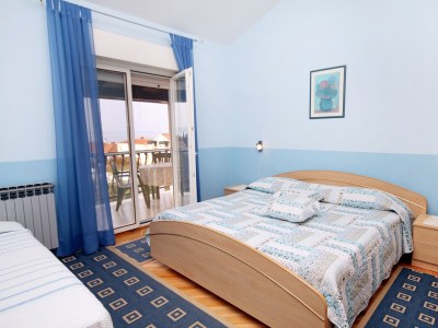 Apartment Two bedroom apartment with terrace and sea view Zadar - Diklo, Zadar A-5880-a - Outdoor photo 11