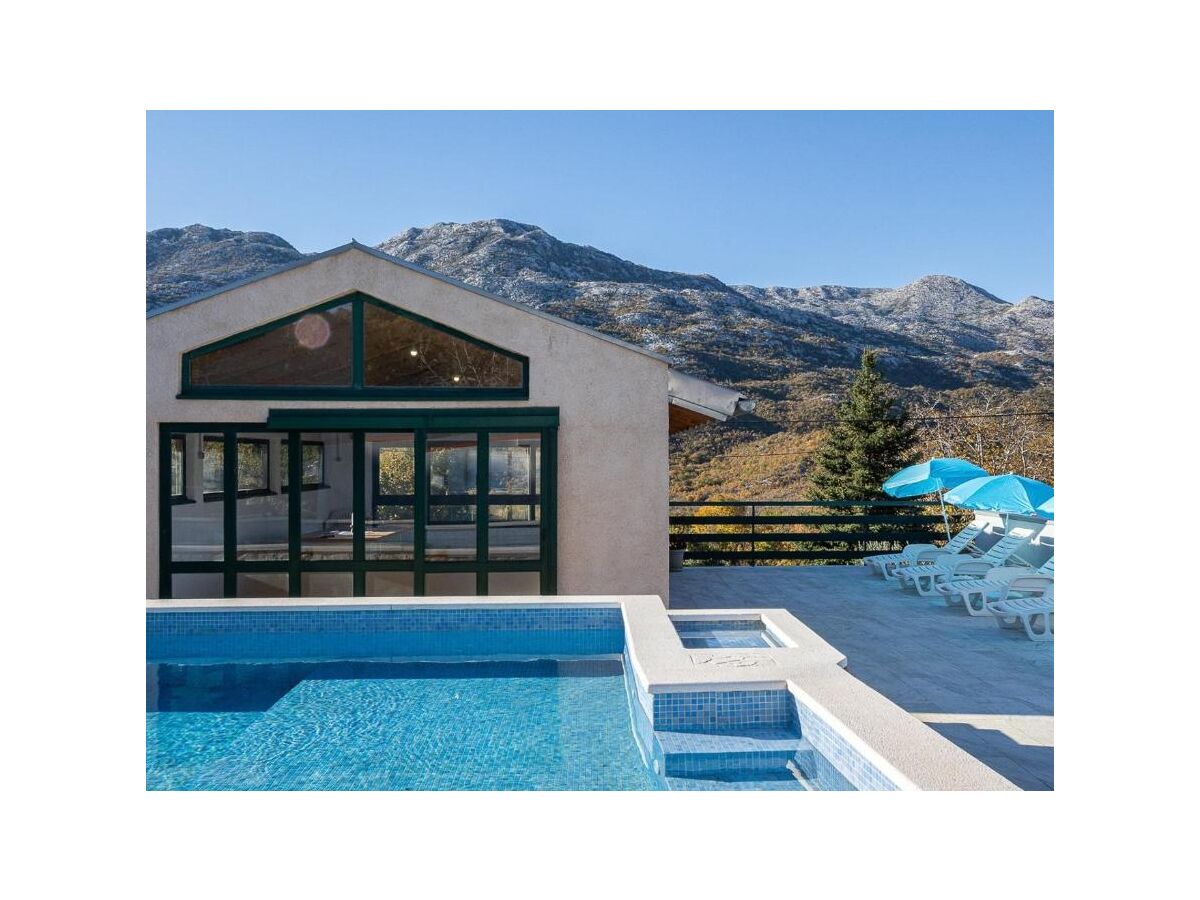 Holiday house Comfortable and spacious house with terrace Kotlenice, Zagora K-22219