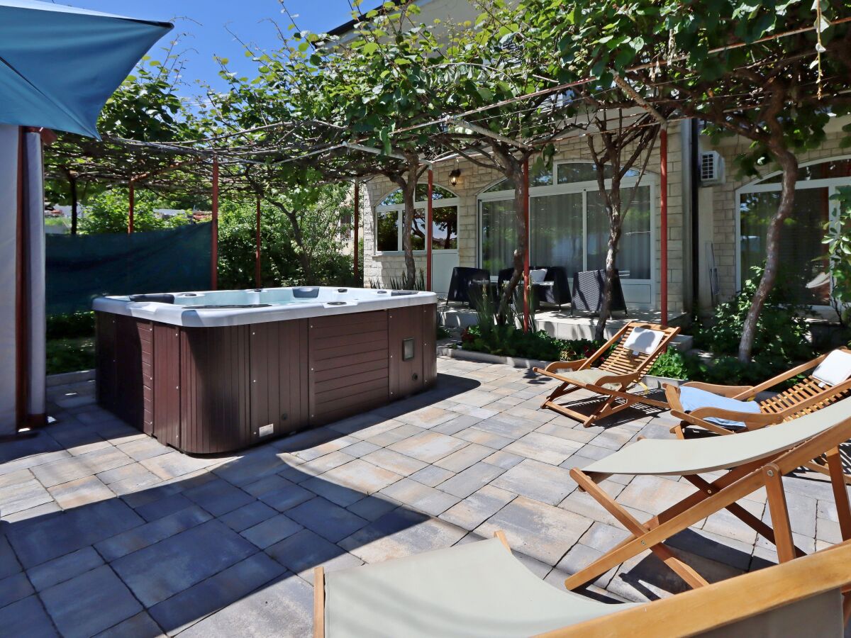 Apartment Three bedroom apartment with terrace Matulji, Opatija A-21553-a