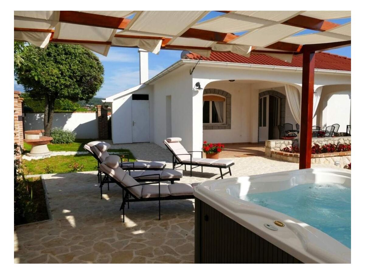 Holiday house Three bedroom house with terrace Barbat, Rab K-22081