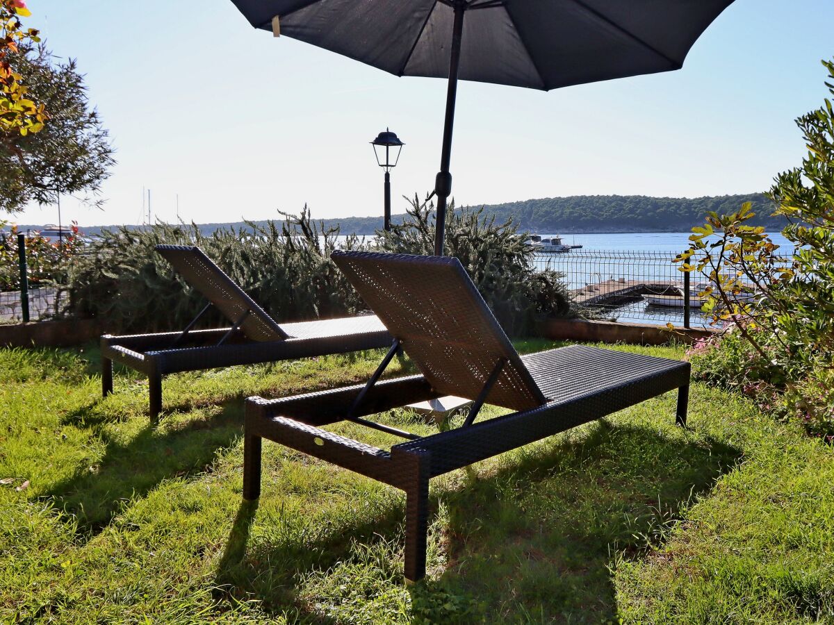 Holiday house Two bedroom house near beach Barbat, Rab K-22294