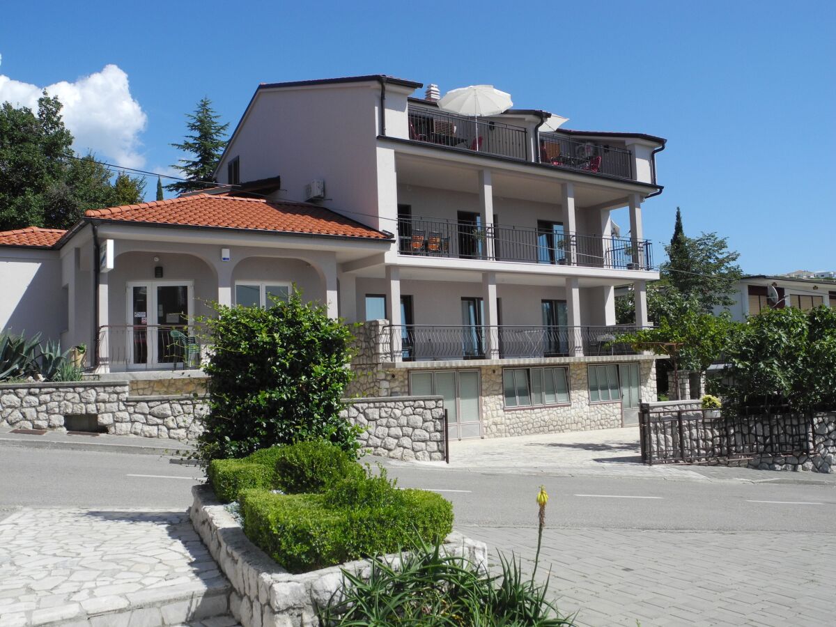 Apartment Three bedroom apartment with terrace and sea view Crikvenica A-22295-a - Outdoor photo 4