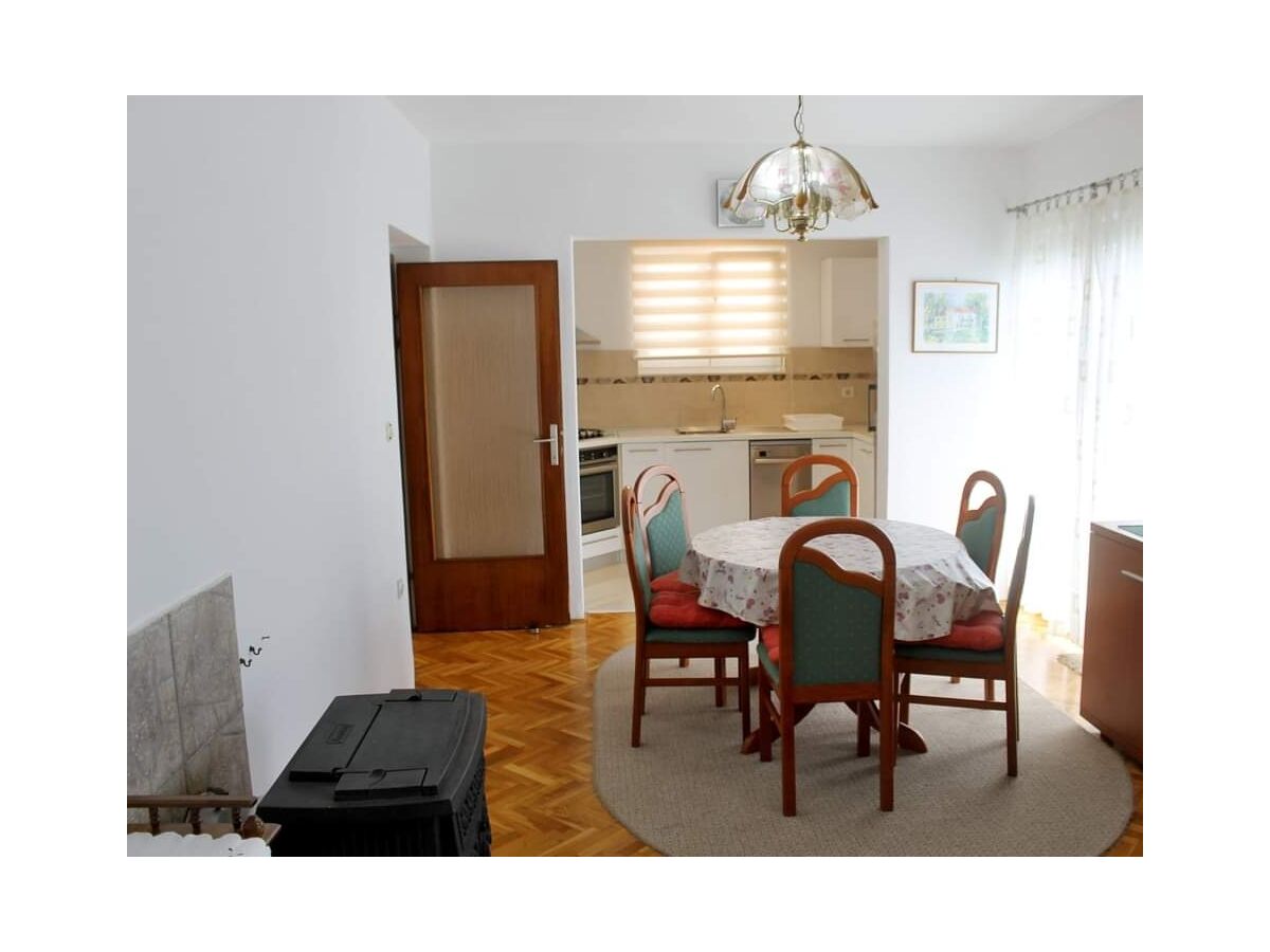 Apartment Two bedroom apartment with balcony Novi Vinodolski A-22393-a