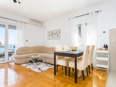 Apartment One bedroom apartment with terrace and sea view Seget Donji, Trogir A-21374-a in Seget Donji - Apartment