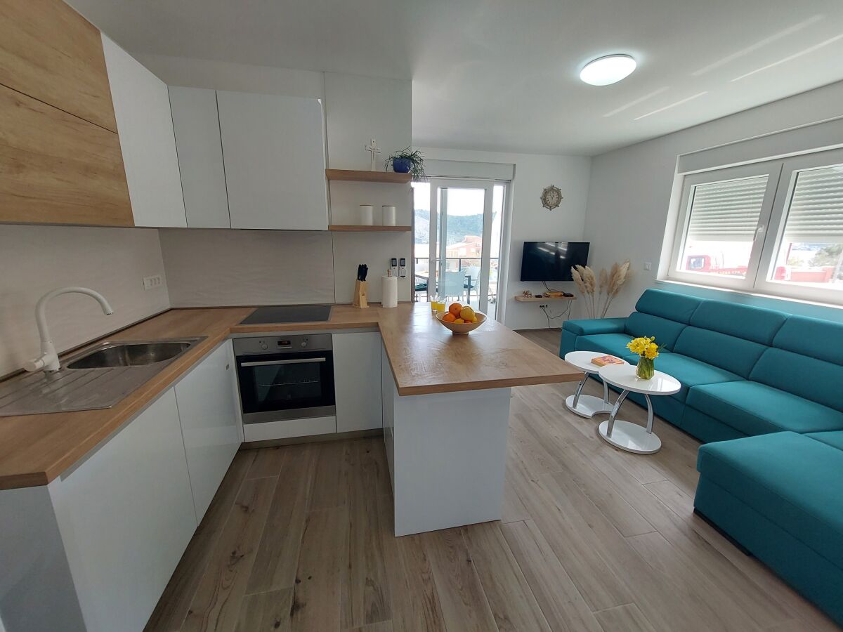 Apartment One bedroom apartment with terrace and sea view Rogoznica A-22157-a