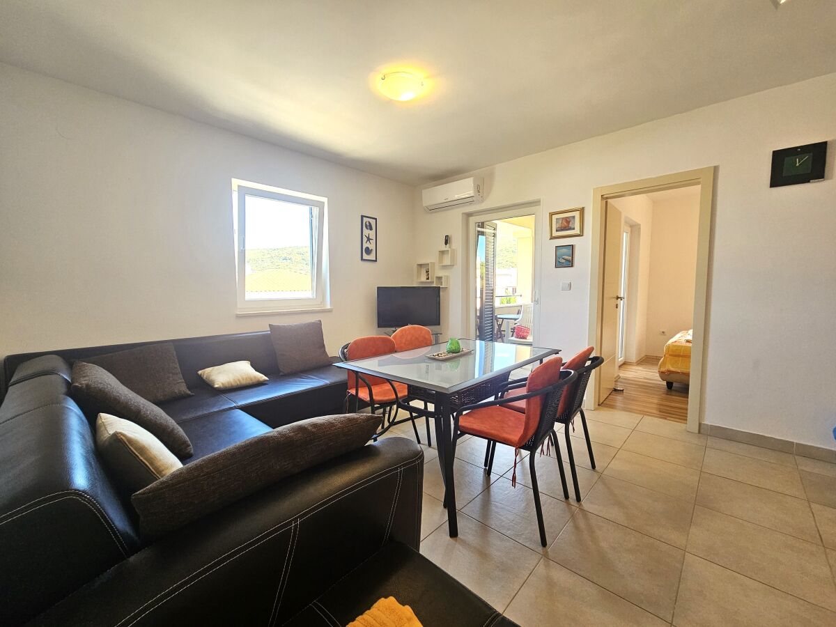 Apartment Two bedroom apartment with balcony and sea view Punat, Krk A-23621-a - Outdoor photo 3