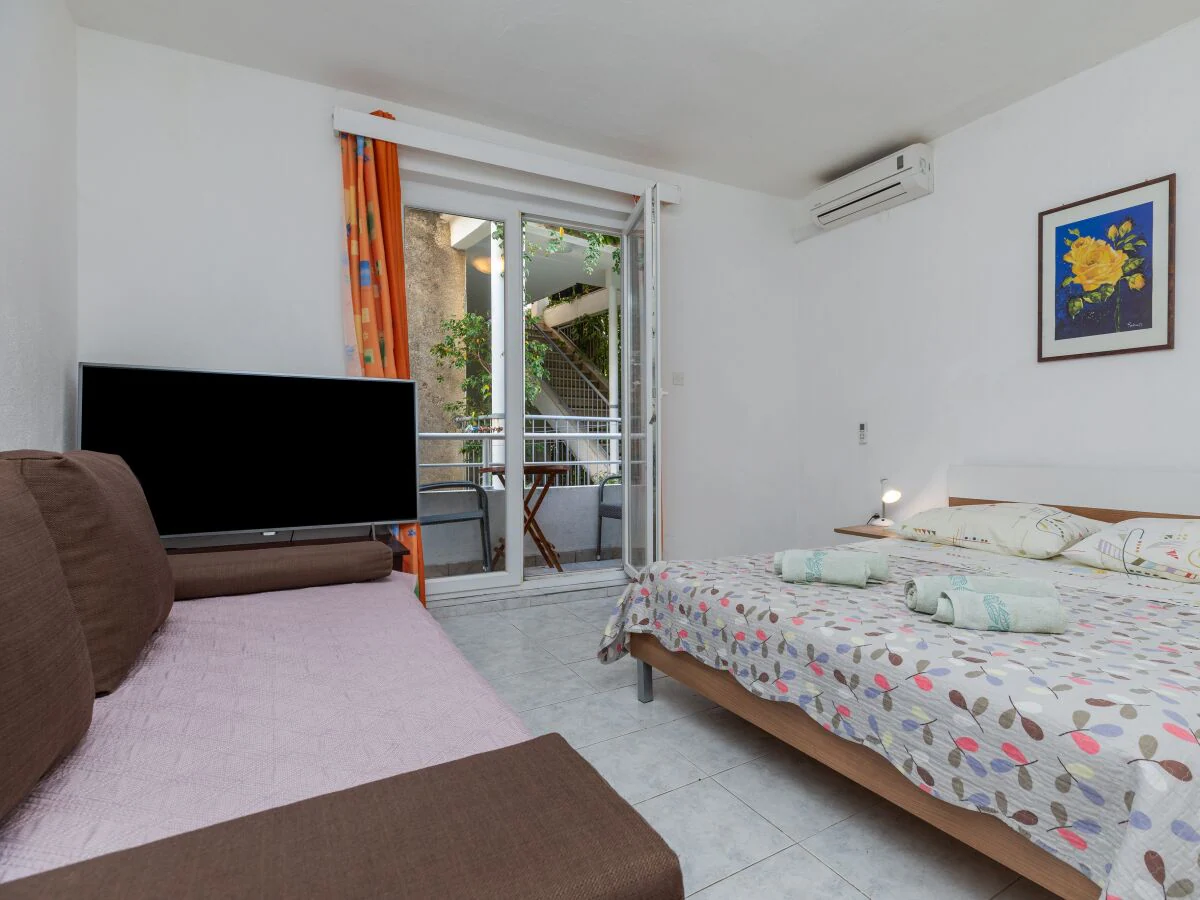 Apartment One bedroom apartment near beach Igrane, Makarska A-23620-a