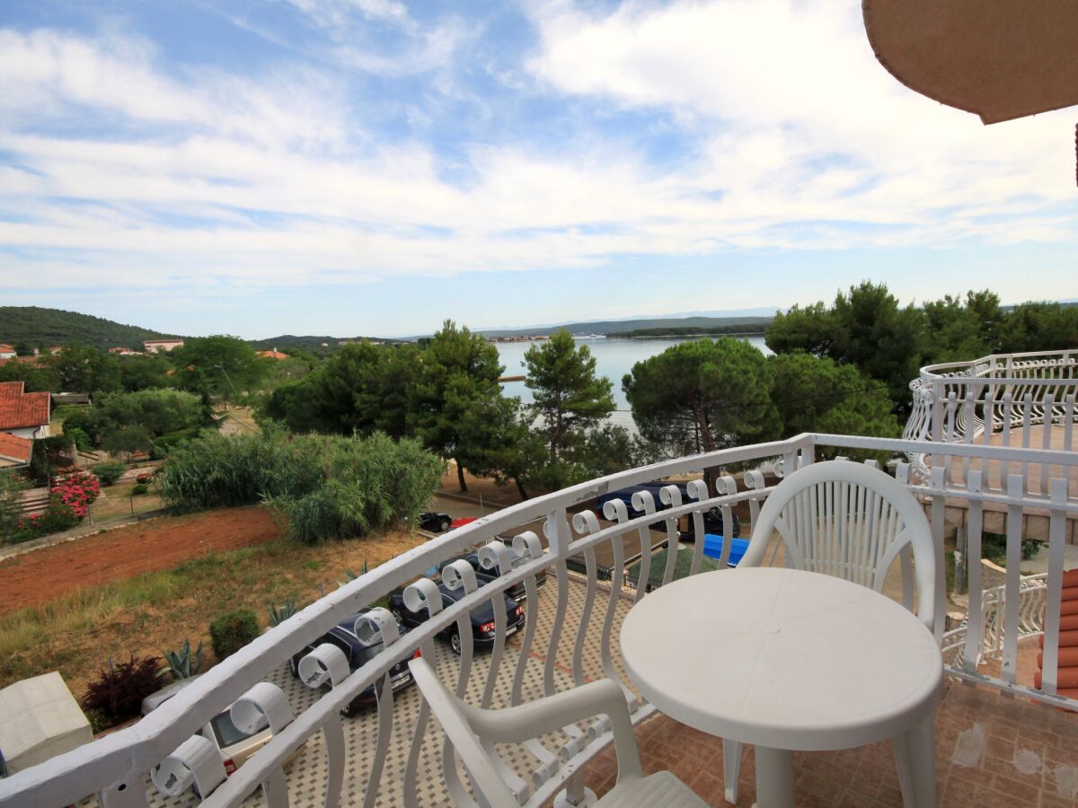 Apartment Two bedroom apartment near beach Kraj, Pašman A-334-d