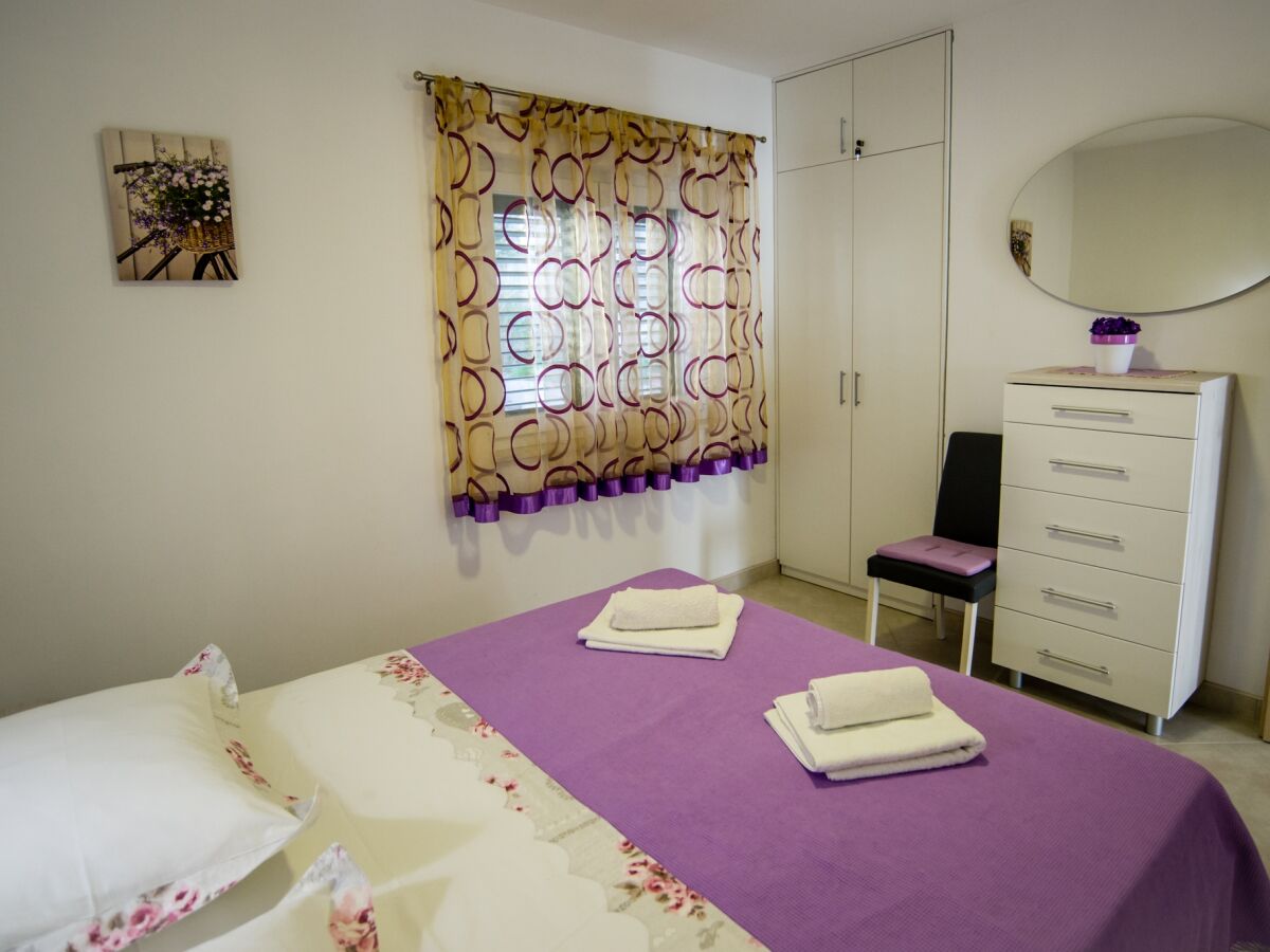 Apartment One bedroom apartment near beach Promajna, Makarska A-2605-d