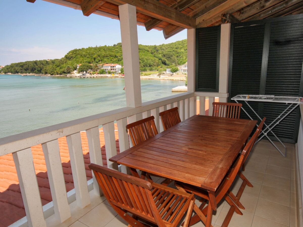 Apartment Two bedroom apartment near beach Kampor, Rab A-3213-f