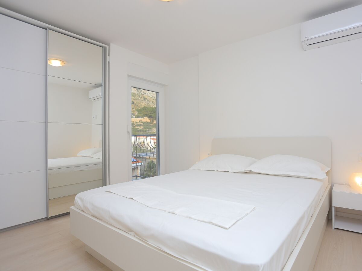 Apartment Two bedroom apartment near beach Duće, Omiš A-4795-d
