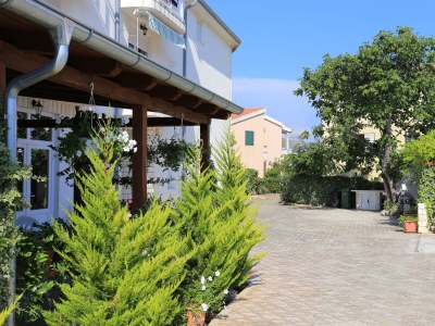 Apartment Two bedroom apartment with terrace and sea view Rogoznica A-4162-m - Outdoor photo 11