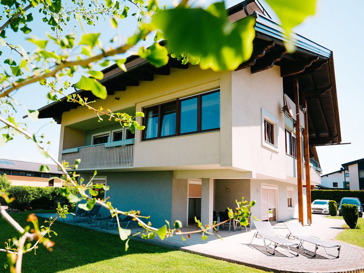 Holiday apartment Sonnenblume - am Faaker See, Villa Karglhof - Outdoor photo 2