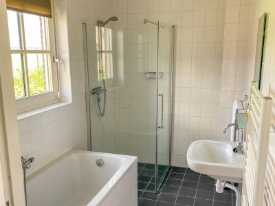Holiday park Wellness-Bungalow am See mit Whirlpool - Features photo 7