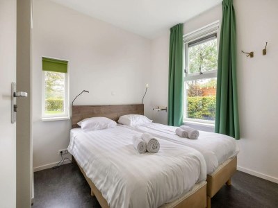 Holiday park Waterfront escape with marina views - Features photo 7