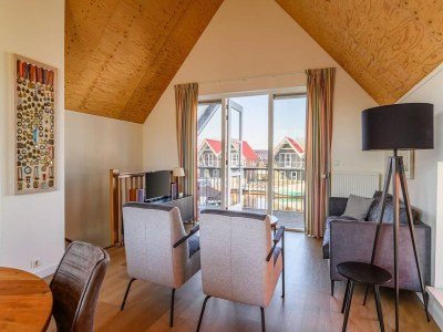 Holiday park Waterfront escape with marina views - Features photo 8