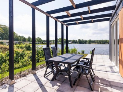 Holiday park Rückzugsort am See mit modernem Komfort - Holiday park