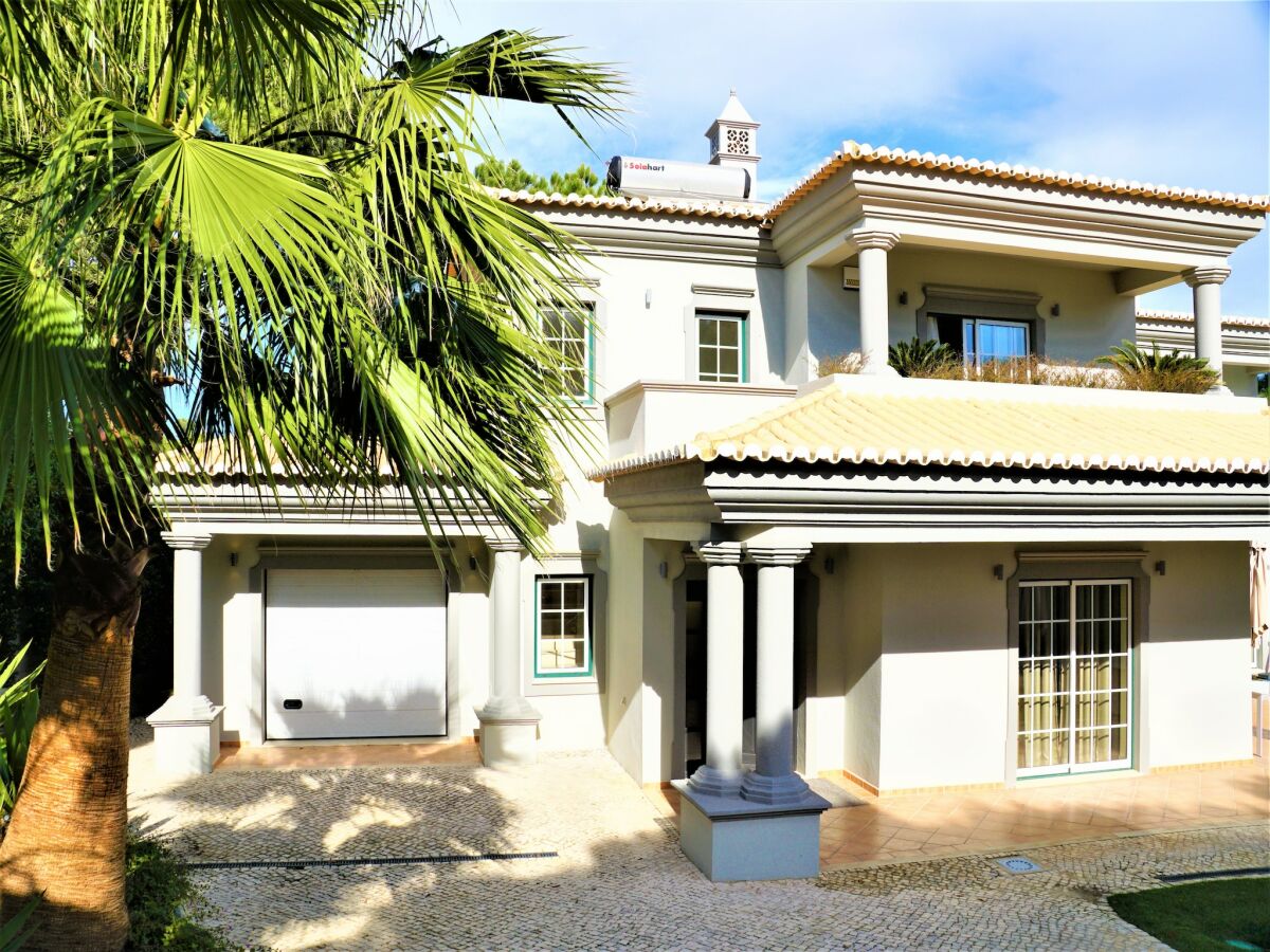 Villa Luxuriöse Villa mit Pool in der Nähe