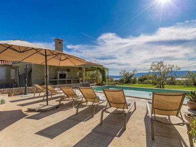 Holiday house Holiday house TRSJA with swimming pool in Linardići - Holiday house