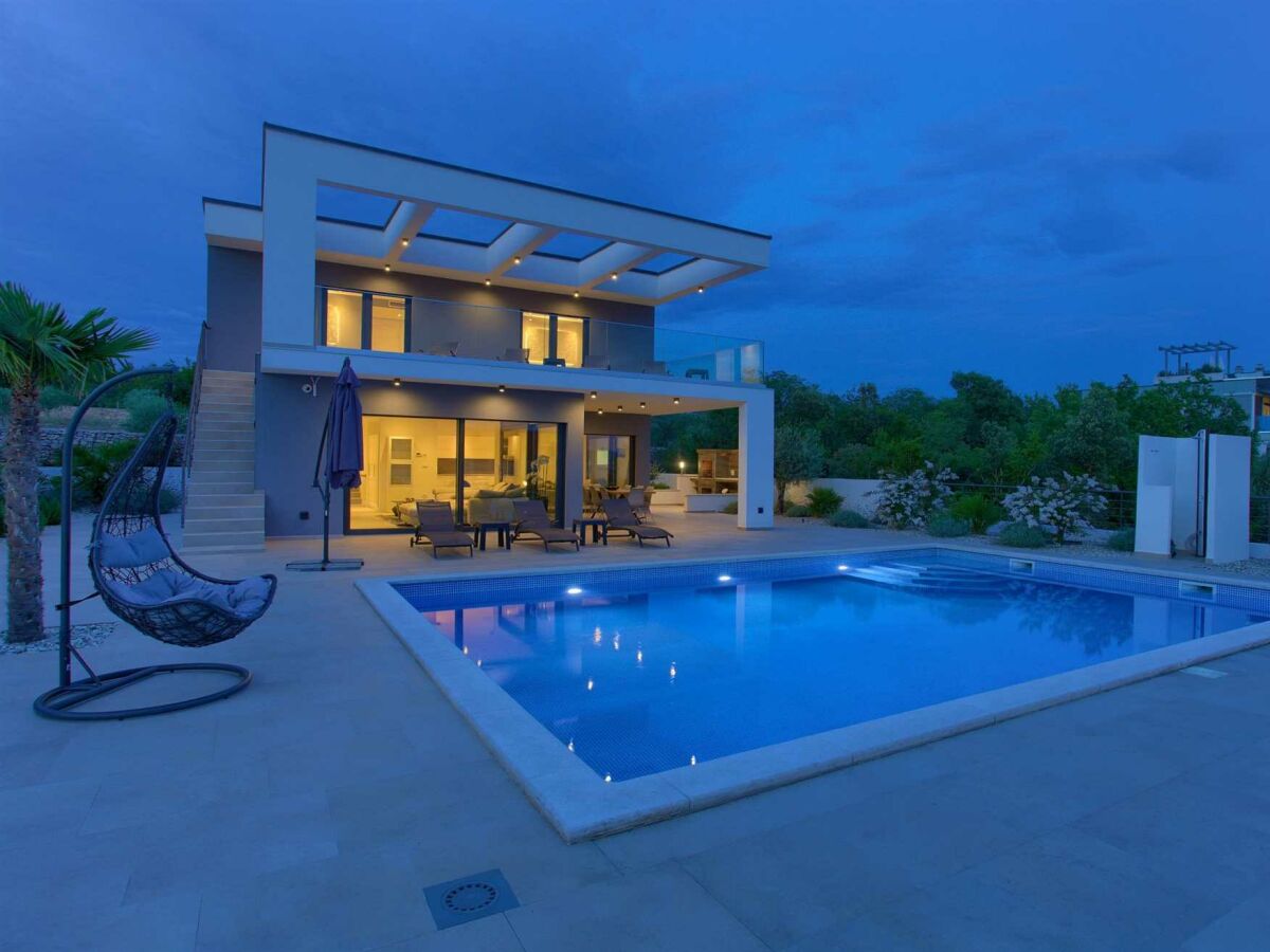 Villa Villa QUADRA with heated pool