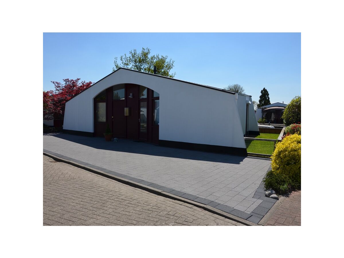 Bungalow Comfortable bungalow and boat rental