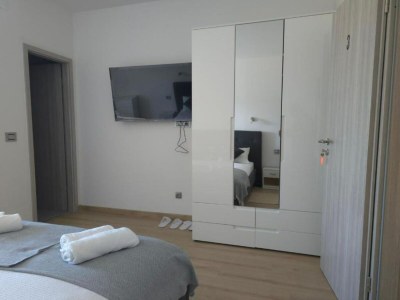 Apartment Rooms Burnum - Double Room 4 - Features photo 7
