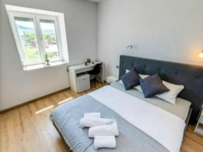 Apartment Rooms Burnum - Double Room 5 - Features photo 14