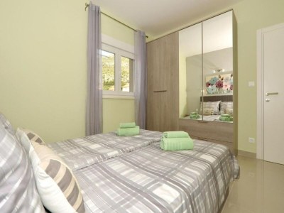Apartment Apartment Sunshine Trogir - Three Bedroom Apartment with Balcony - Features photo 25