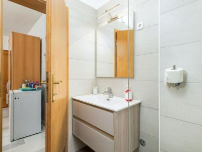 Apartment Apartments Manda - Double Room With Terrace (A6) - Features photo 10
