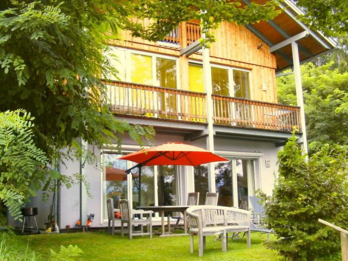 Holiday house in idyllic woods at Faaker Lake