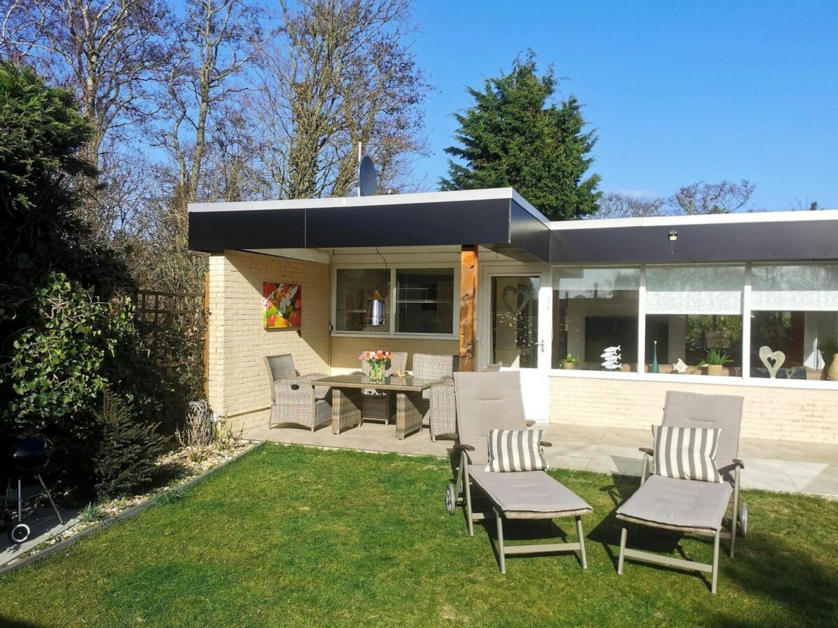 Holiday house Einladender Bungalow mit privatem Garten - Outdoor photo 2