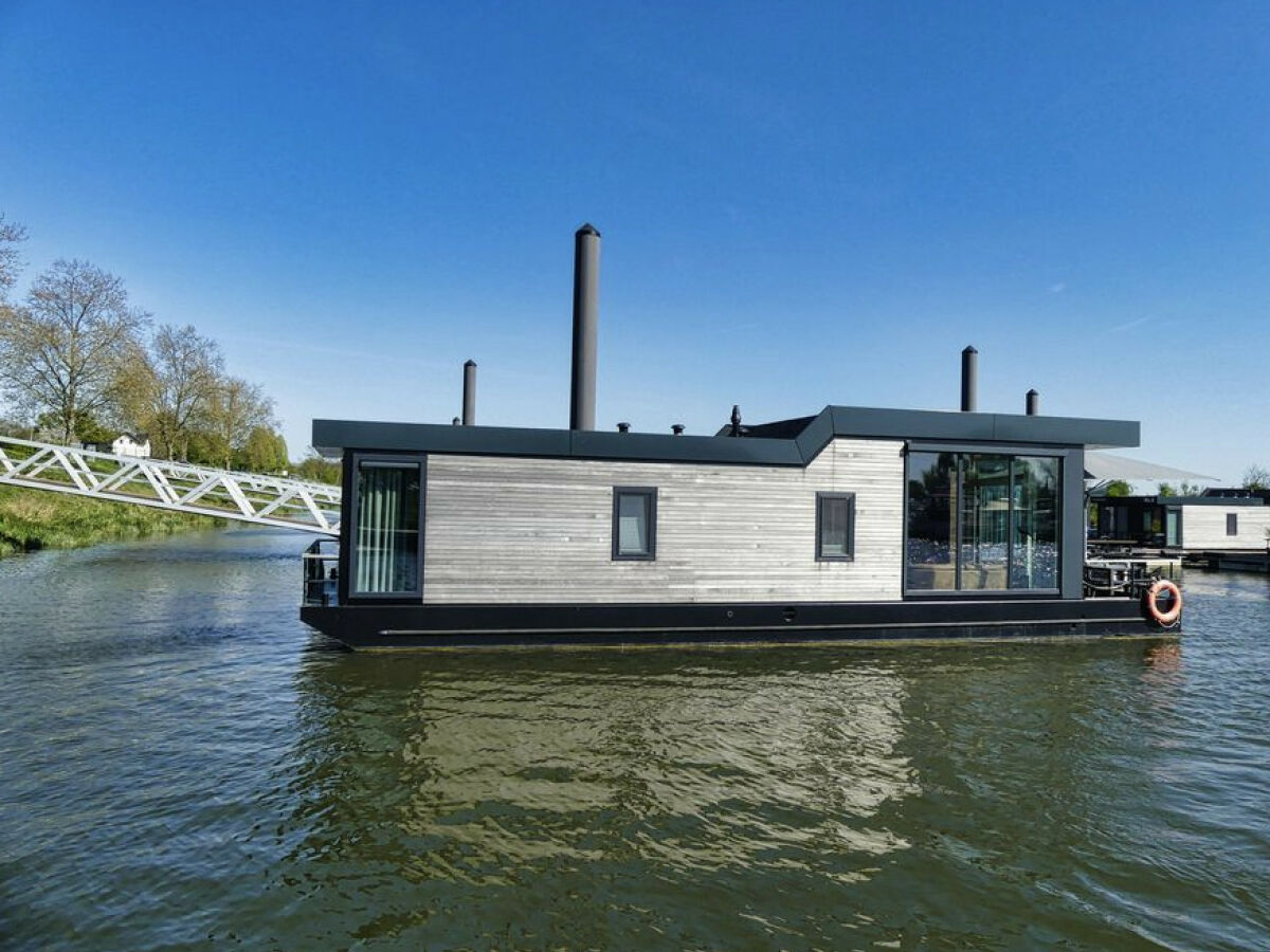 House boat Maasterp - Woonboot 1