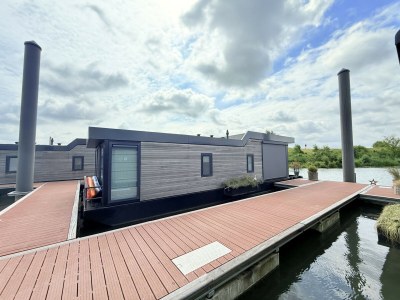 House boat Maasterp - Woonboot 21 in Ohé en Laak - House boat