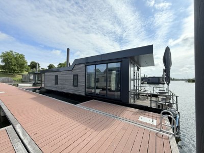 House boat Maasterp - Woonboot 5 in Ohé en Laak - House boat