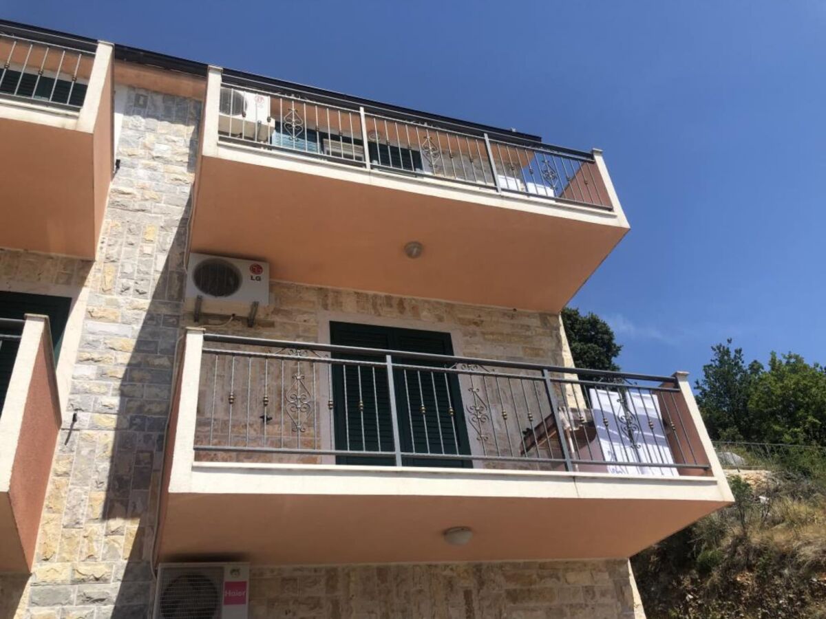 Apartment Apartmani Villa Borzic - One Bedroom Apartment with Terarce and Sea View - Outdoor photo 2
