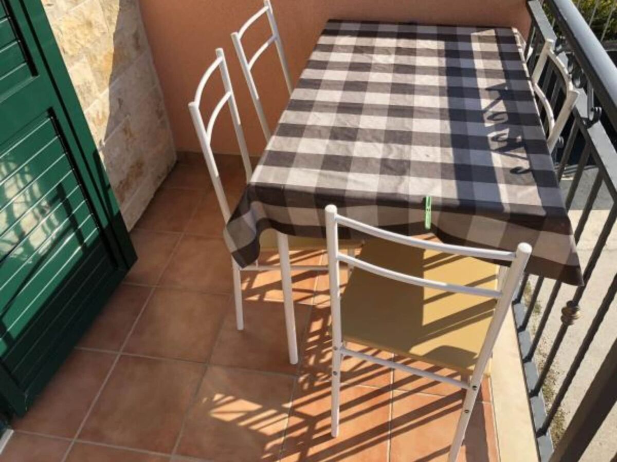 Apartment Apartmani Villa Borzic - One Bedroom Apartment with Terarce and Sea View - Outdoor photo 3