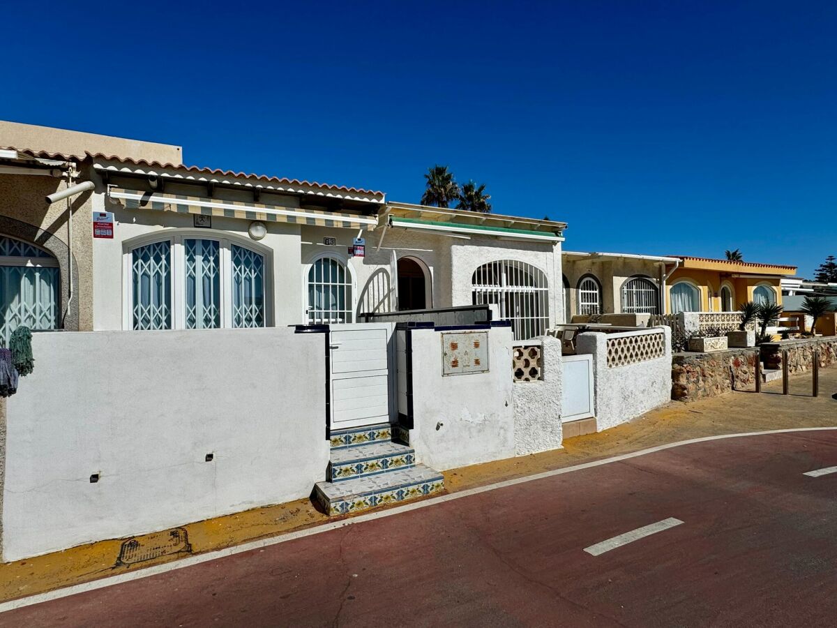 Bungalow Apartment in Roquetas de Mar mit Terrasse