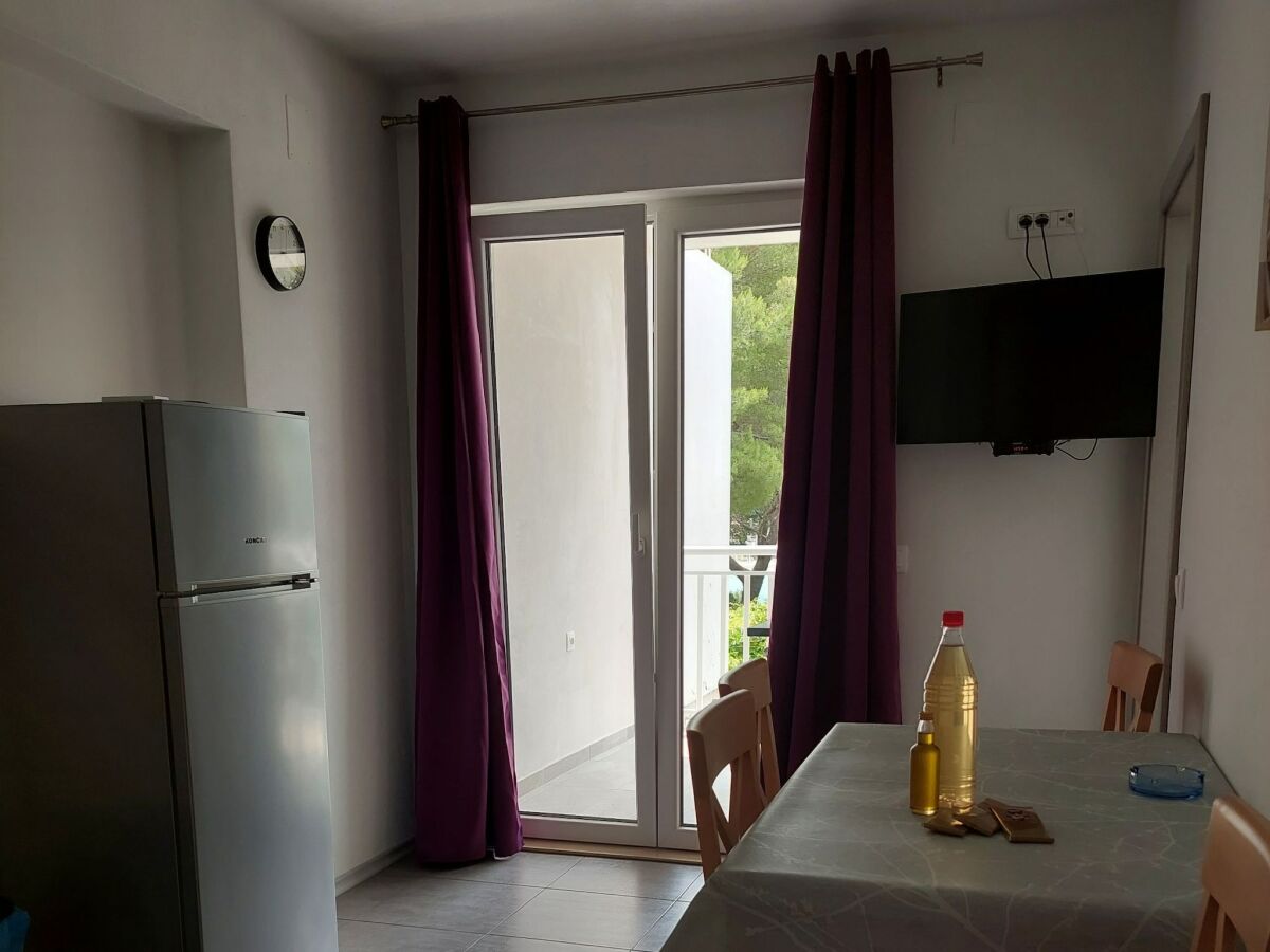 Apartment Beach House Žuljana - Two Bedroom Apartment with Terrace 3 - Features photo 5