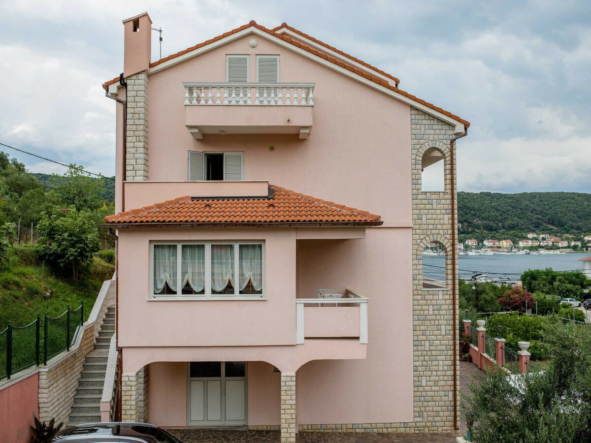 Apartment Guest House Villa Anggela - Comfort Triple room with Balcony and Sea View - Outdoor photo 2