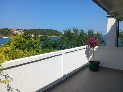 Apartment Guest House Green Corner Supetarska Draga - Triple Room with Terrace and Sea View - Outdoor photo 32